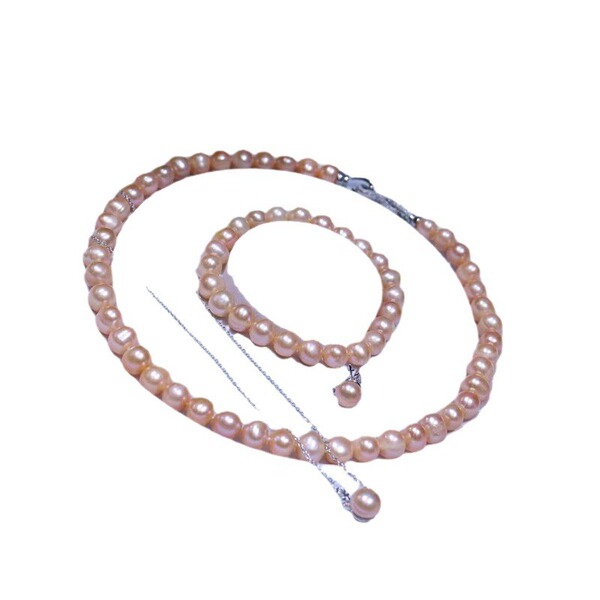 Necklace from pearl
