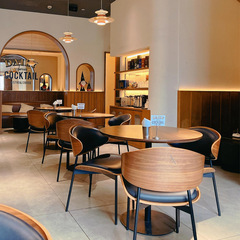 复古酒吧酒馆商用餐桌会客接待区清吧咖啡店餐饮餐厅洽谈桌椅组合