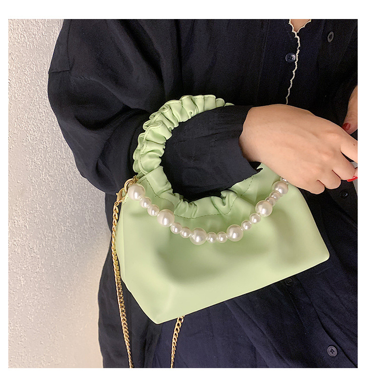 Wholesale Pleated Pearl Chain Solid Color Handbag Nihaojewelry display picture 253