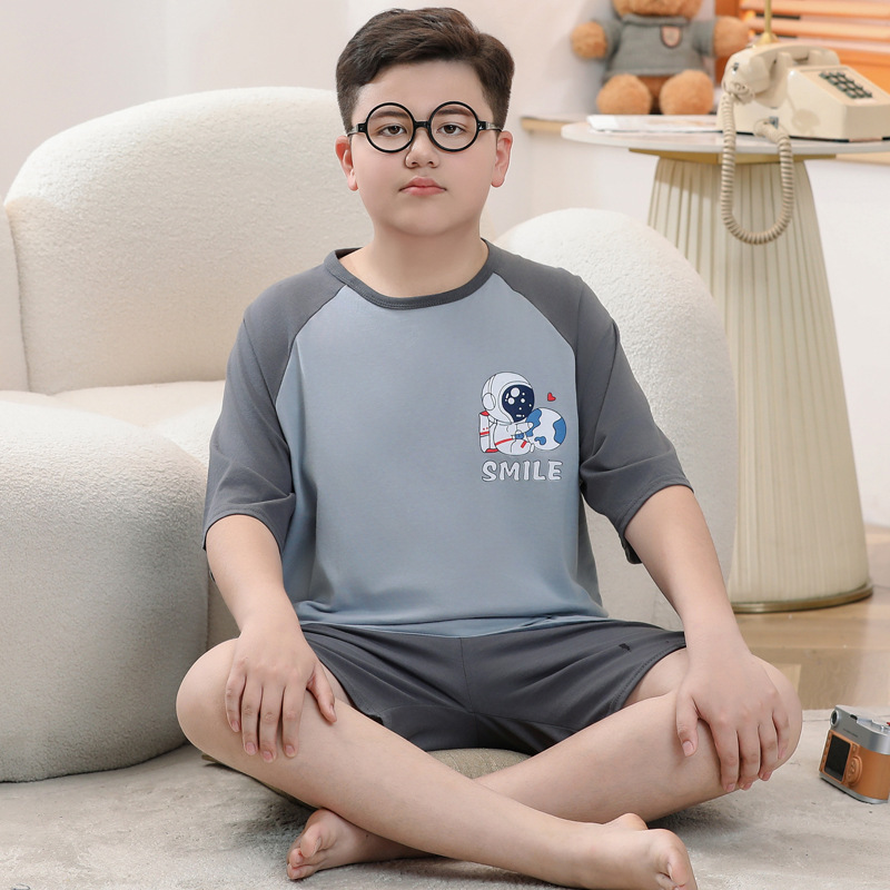 子供用パジャマ純綿の薄いタイプの太った男の子の半袖の半ズボンのスーツは太って大きいサイズの青少年の夏の部屋の服をプラスします。|undefined