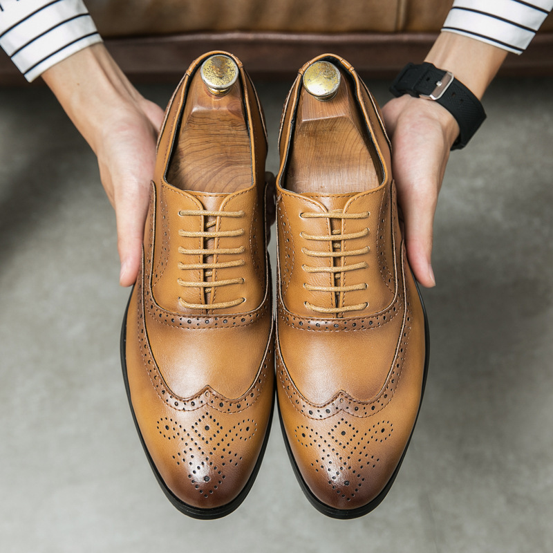 Cross-border talla talla 47 hombres negocios Brock plataforma tallada zapatos de cuero de aumento zapatos de boda para el novio zapatos de moda británica