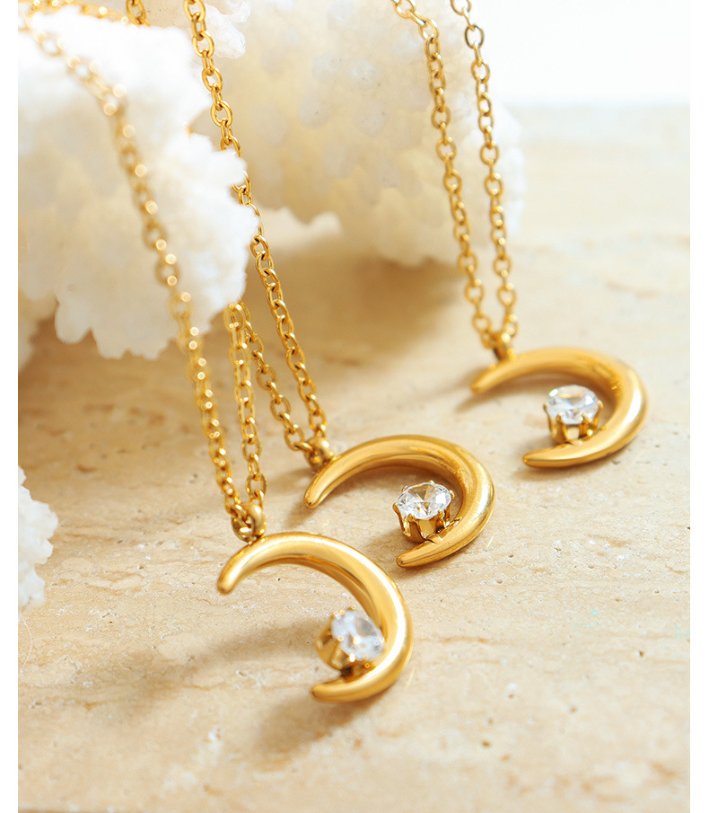 Fashion Moon Titanium Steel Inlaid Zircon Pendant Necklace 1 Piece