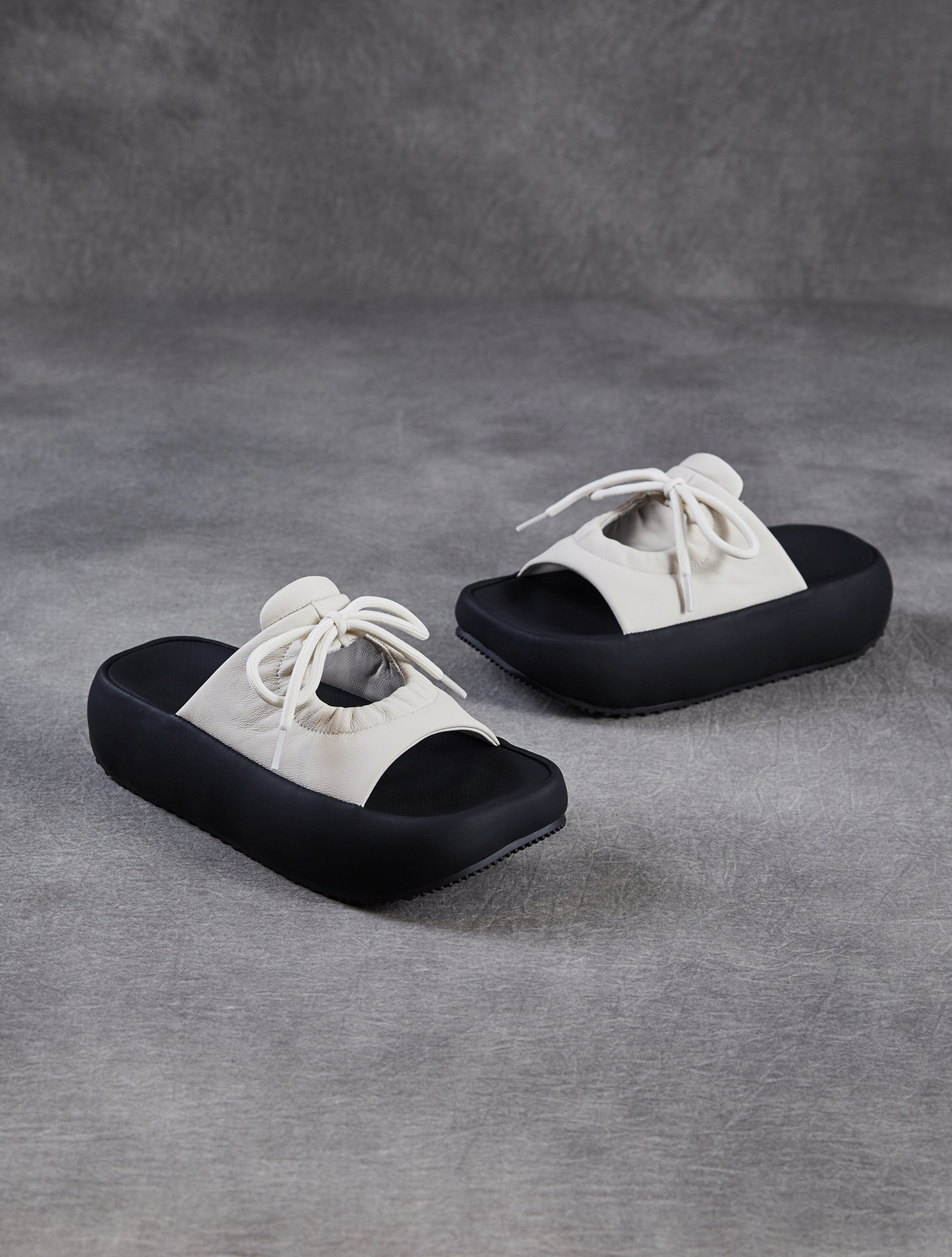 Dép sandal nữ quai chữ V đế dày phong cách Hàn Quốc, buộc dây hở mũi, form bánh mì — màu đen, trắng ngà chi tiết 17