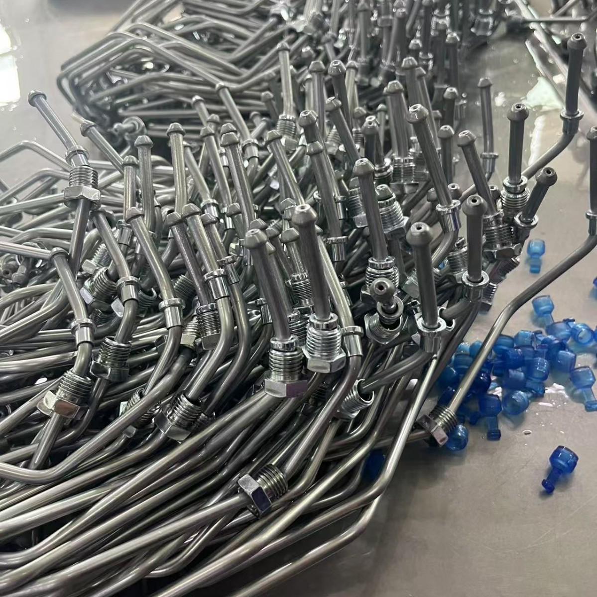 304/316/汽车发动机油管固溶酸洗外表抛光不锈钢无缝管