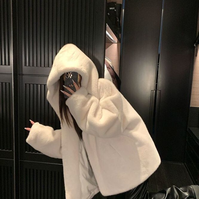 Cream-Colored Swiss Roll Faux Fur Women's Winter Lazy Loose Short Faux Mink Hooded Plush Coat