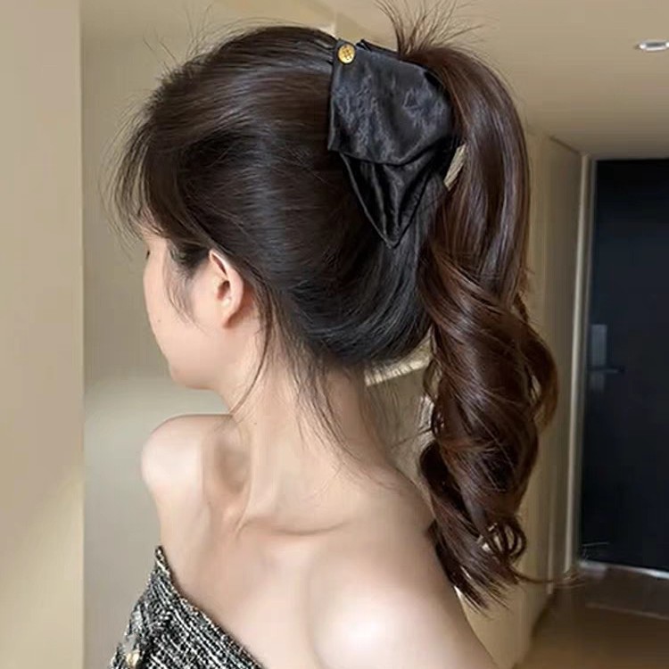 2025年新作フレンチサテン三角グリッパー、女性用ハイエンド後頭部ヘアシャーククリップ、気質と多用途のヘアアクセサリー|undefined