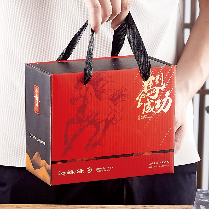 Juego de regalo de taza de cerámica con tapa y cuchara, caja de regalo personalizada para el Año de la Serpiente, creativo