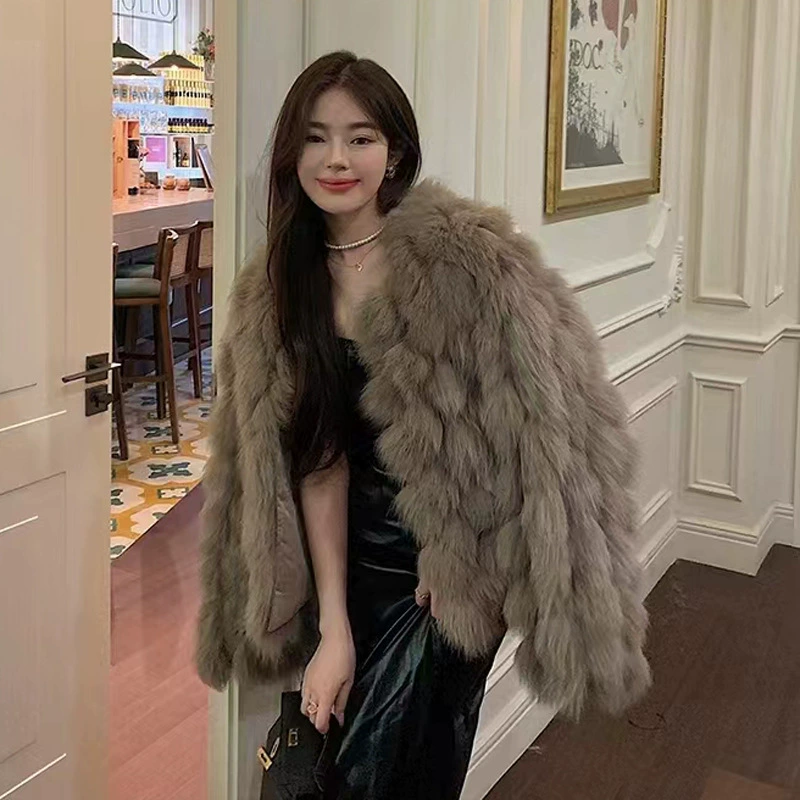 COCO Fur Yaochi Fairy осень-зима 2024 новое пальто из меха с V-образным вырезом для молодых женщин, короткое меховое пальто
