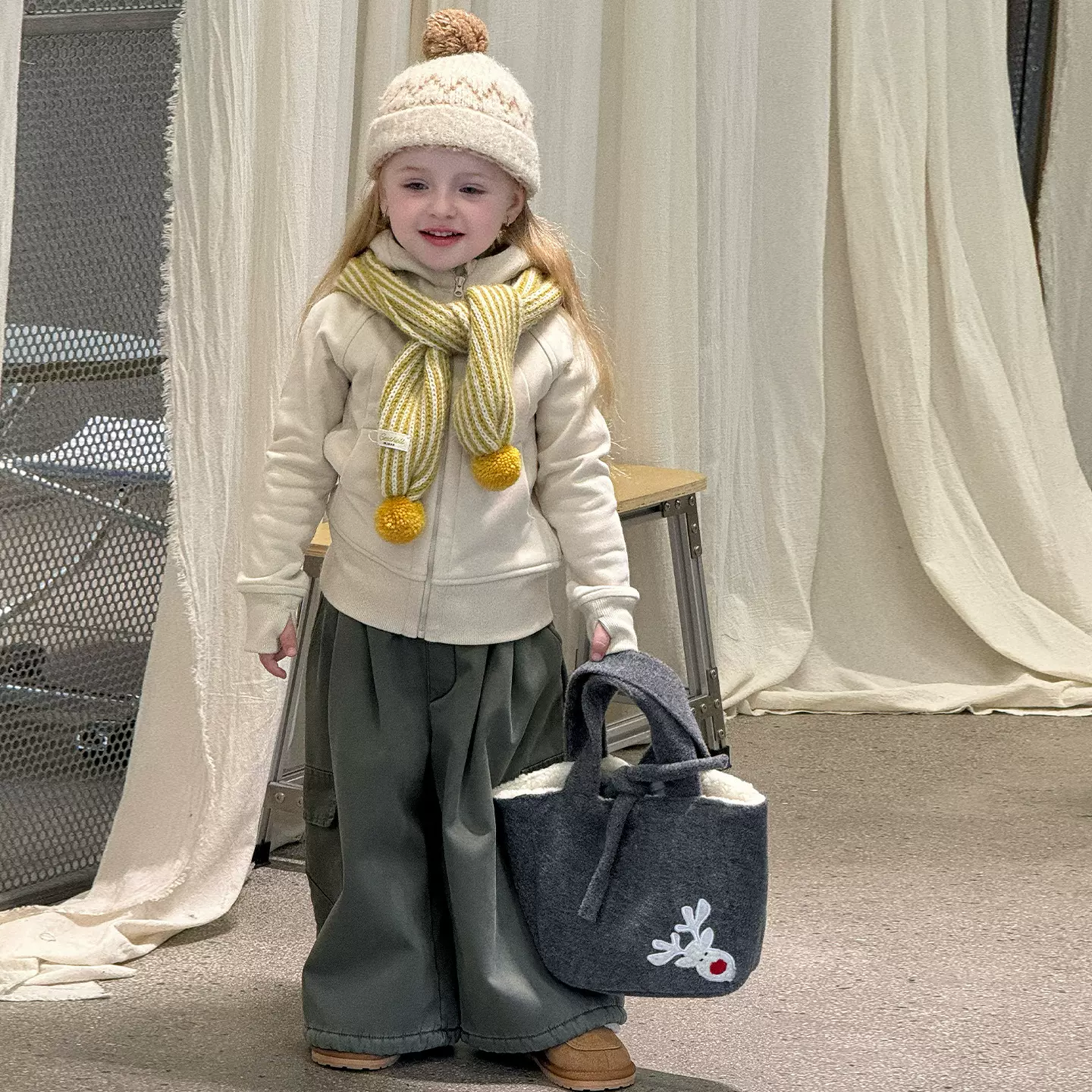 维木童装女童卫衣冬装加绒2025新款洋气儿童连帽衫上衣女宝宝衣服