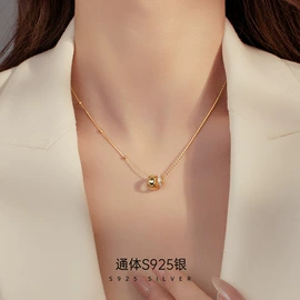 戒指;耳钉;手链