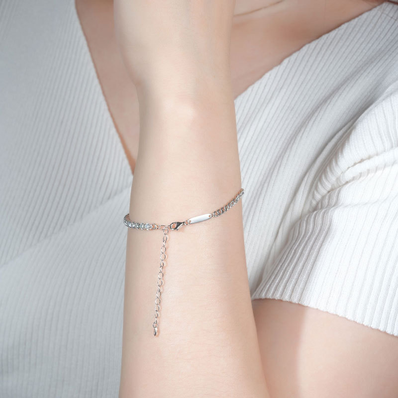 Exquisite Women's Fashion Jewelry: Personalized S925 Silver Moissanite Bracelet for Elegance and Style