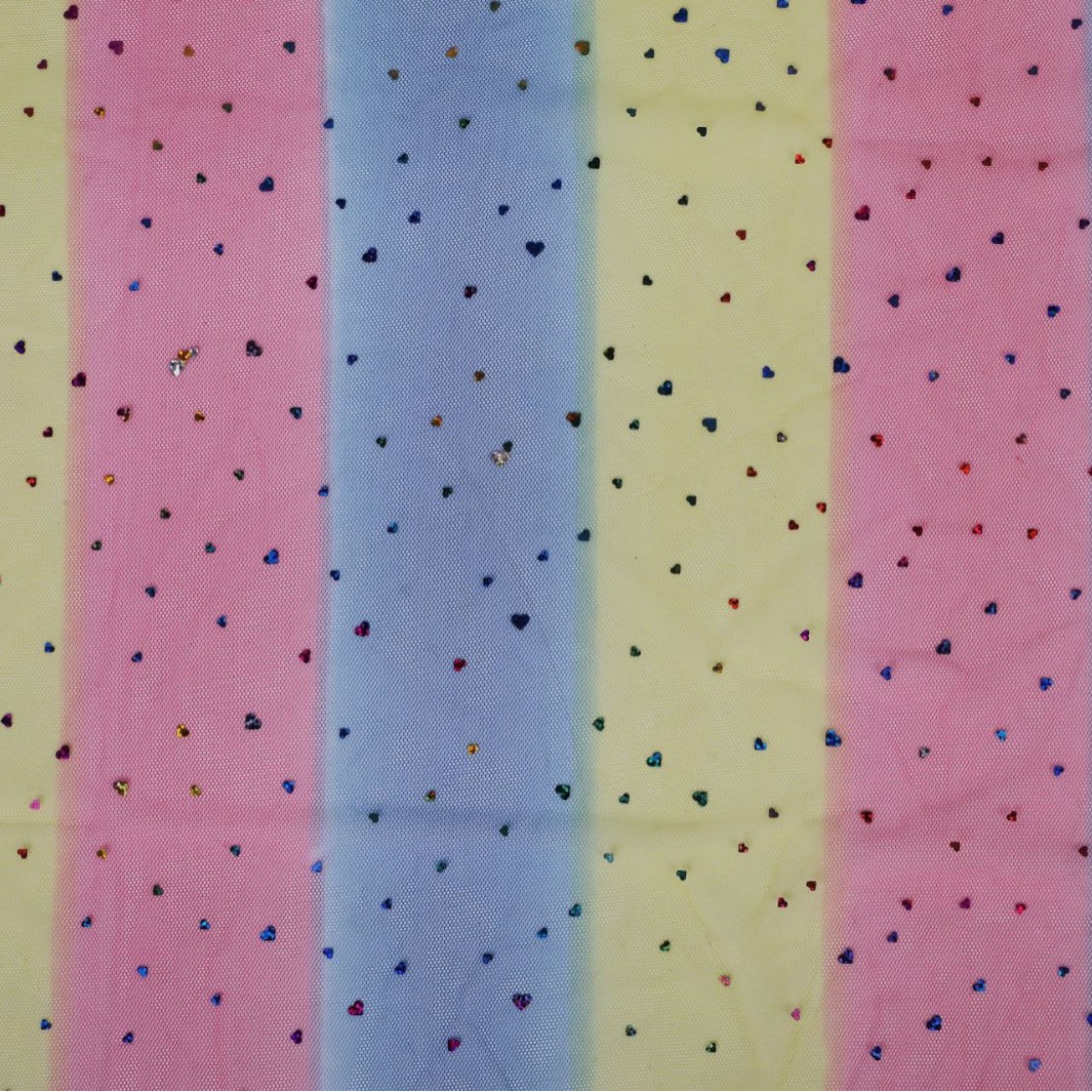 厂家直销六角网彩虹印花加亮片小爱心冲片网纱童装纱裙网纱面料