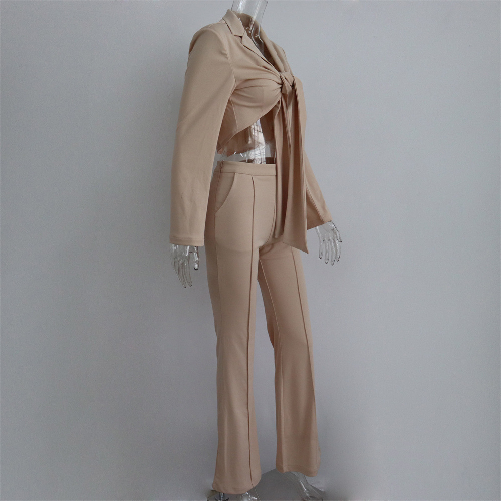 GraceChic – Europäischer und amerikanischer, sexy Schnürblazer mit langen Ärmeln, gepolsterten Schultern und eng anliegender Schlaghose – Frühjahr/Sommer 2024 (Neu)_voghion.com