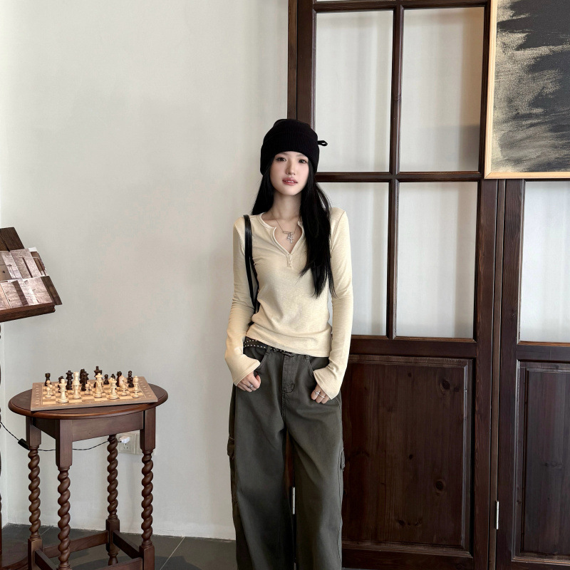 实拍#绿色v领长袖T恤女2025新款高级感修身内搭打底衫正肩半|undefined