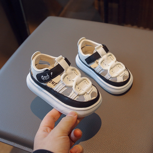 Drop shipping new summer half sandals for children, soft sole anti-kick sandals for boys and girls, leather sandals, hollow hole shoes