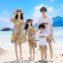 夏季中款四口沙滩连衣裙