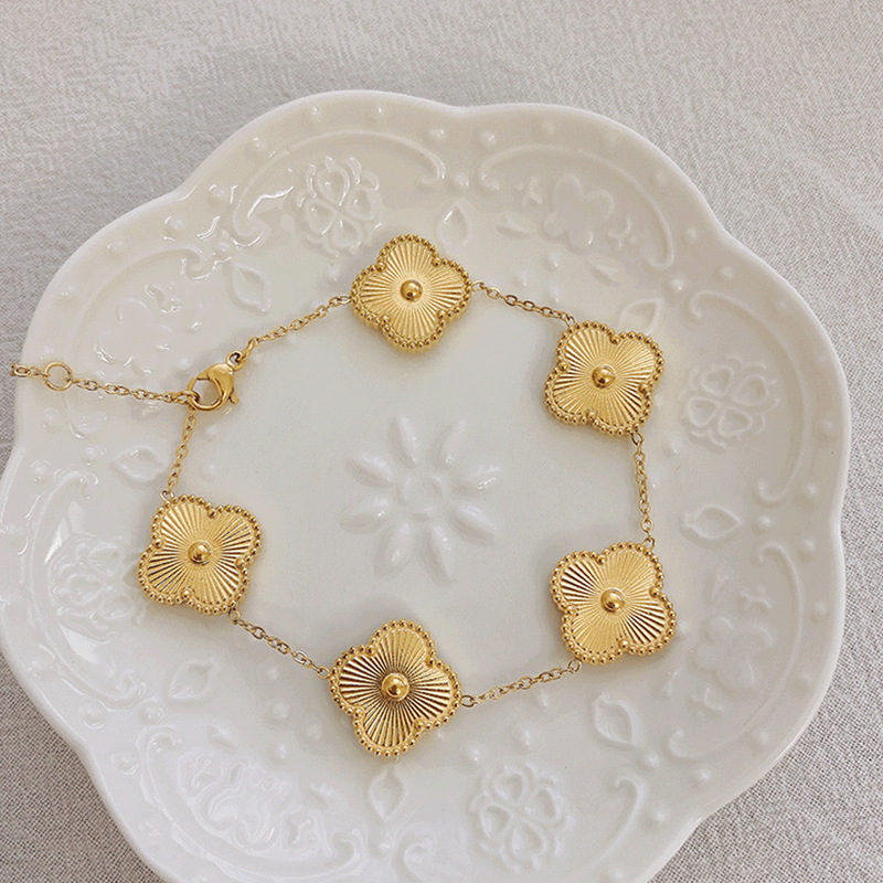 Fashion Flower Titanium Steel Plating Bracelets 1 Piece