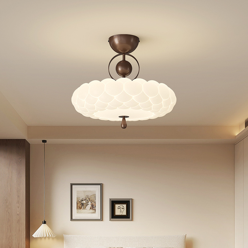 Diga lámpara de techo de dormitorio francés estudio de dormitorio de crema medieval diseño de lámpara de mariposa simple protección ocular de espectro completo