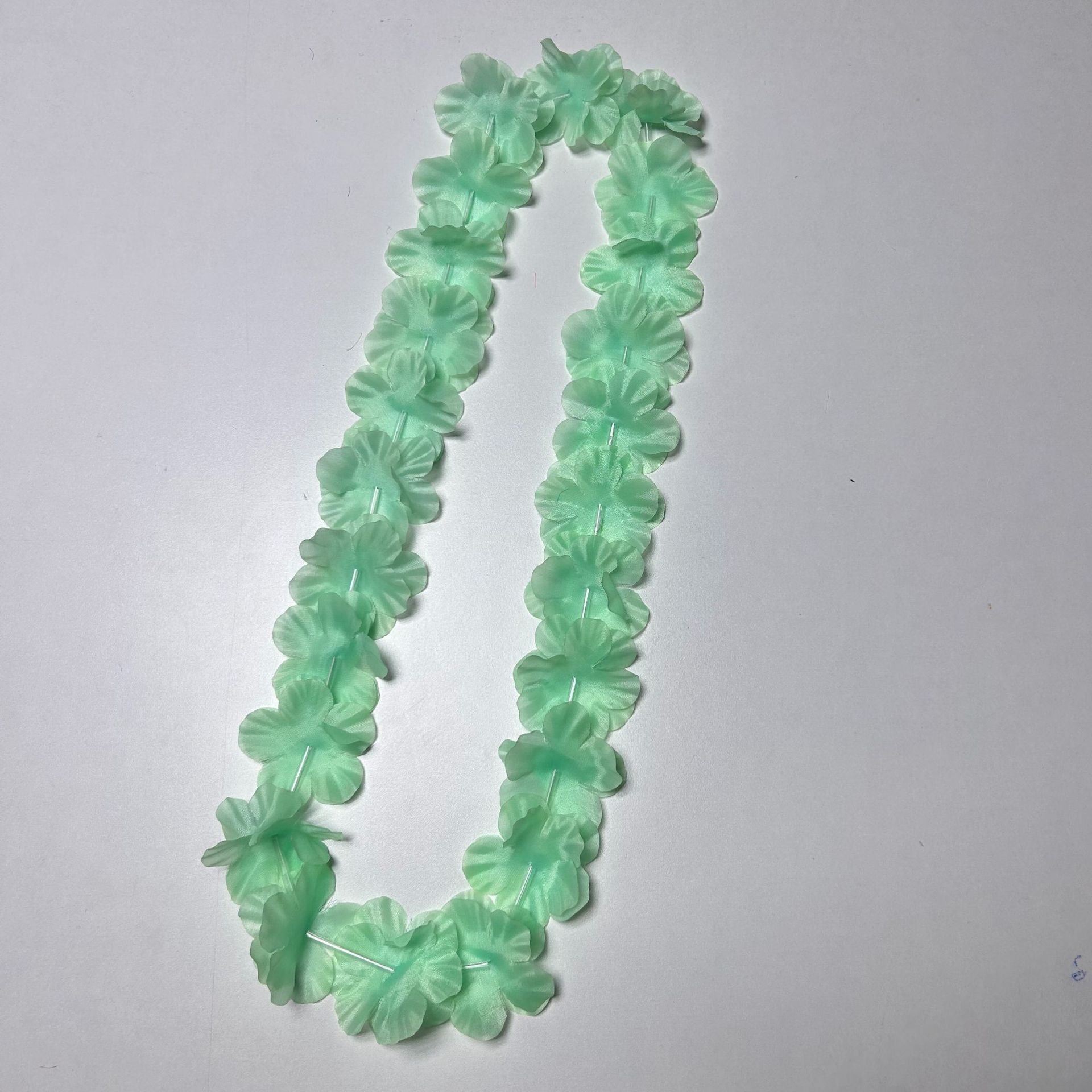 Transfronterizo hawaiano colorido 24 pétalos de 6 cm ceremonia de graduación espectáculo de guirlandas de poliéster fabricantes