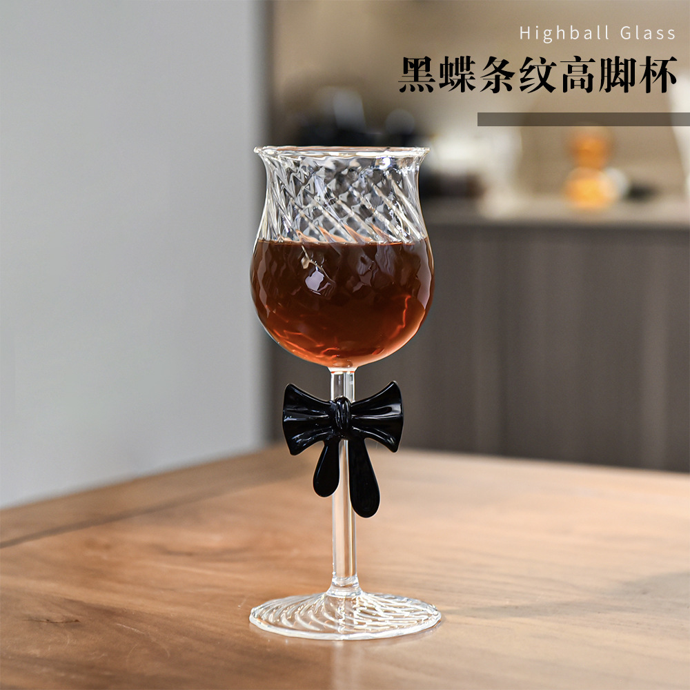 Creativo alto borosilicato de vidrio tazas de vino alto arco tazas de pies altos de día de San Valentín romántico arco negro tazas de champán