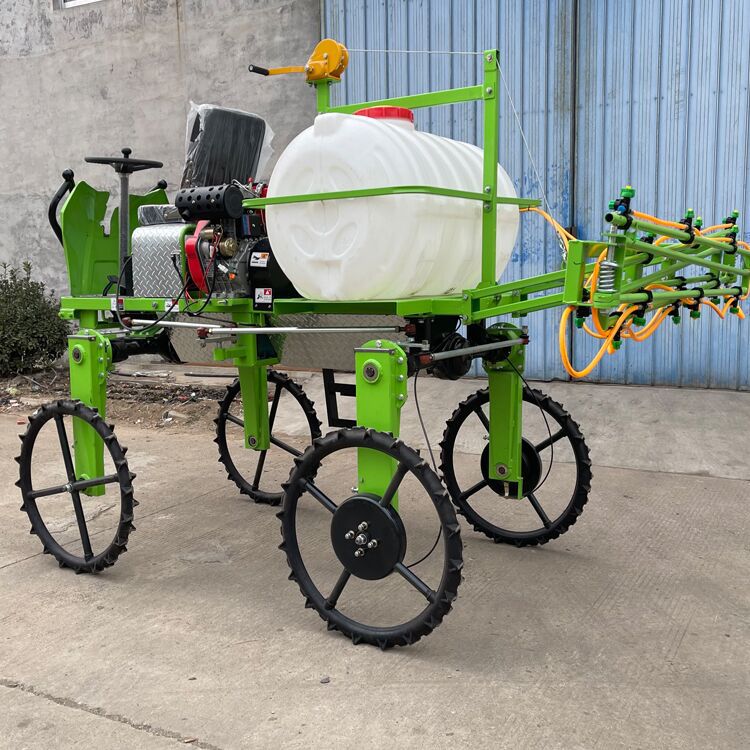 库车：发放林业配备 强化标准化林业站建造