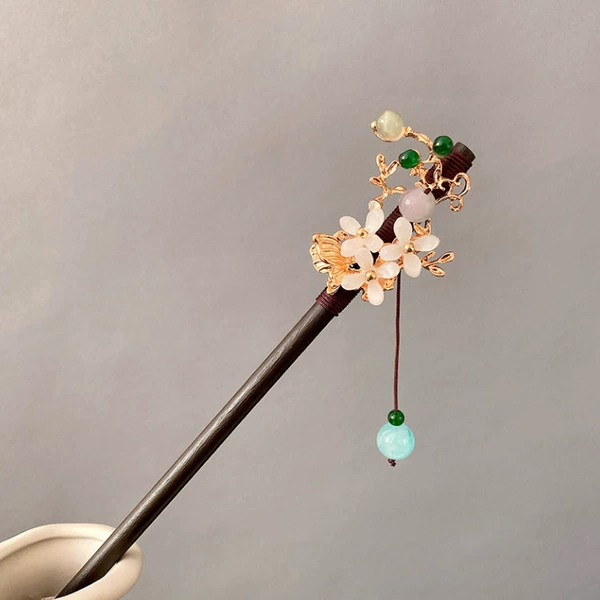Golden pendant, Chinese hairpin, flowered