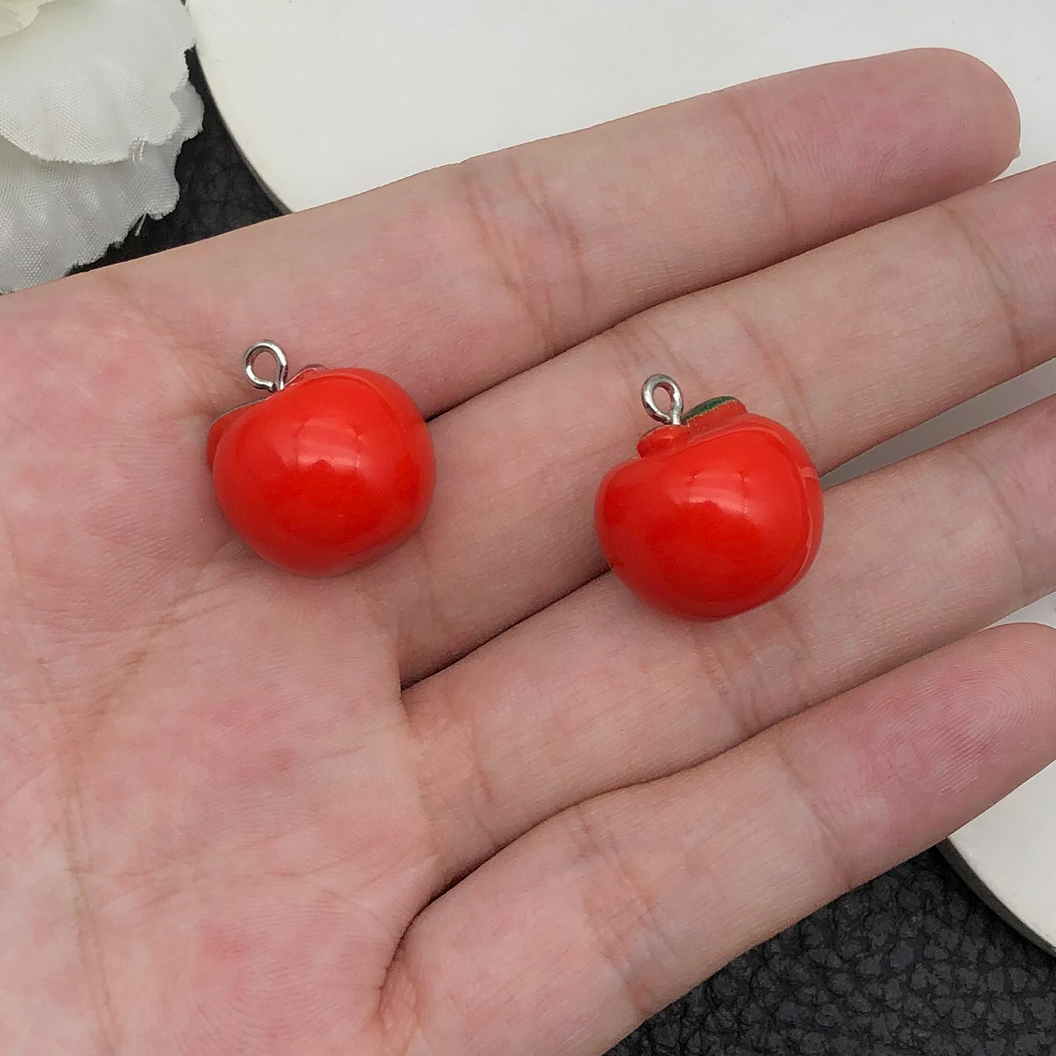 19695-H-红色树脂水果苹果20x18mm3.3g0.2