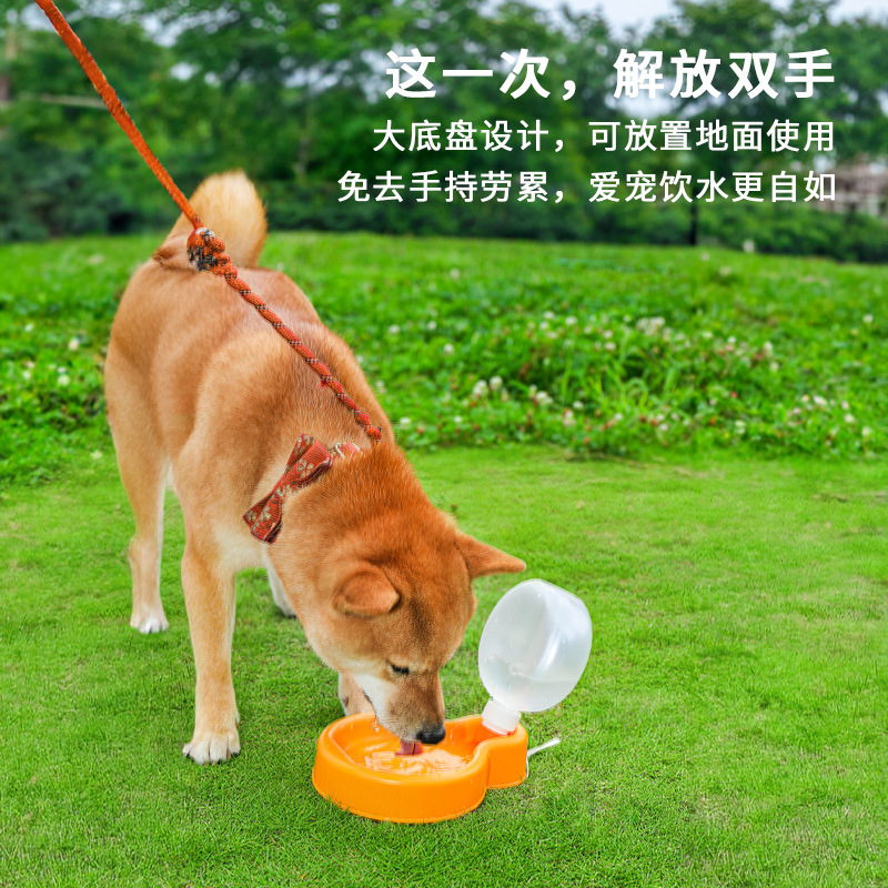 Taza de agua para mascotas Taza de viaje para perros al aire libre Hervidor plegable Dentador de agua para mascotas de gran capacidad Botella de agua portátil al por mayor