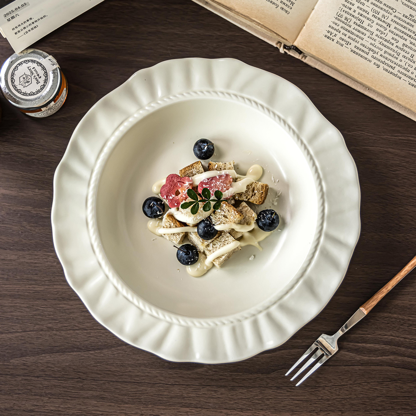 Plato de sombrero de paja de cerámica de viento de crema cubiertos dulces domésticos de alto valor de cara platos de encaje platos de frutas