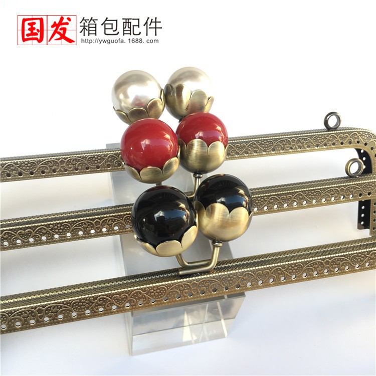 No en stock: 20,5 cm cuadrado relieve de loto cabeza de perla oro ligero cabeza de perla 0557 - QJ