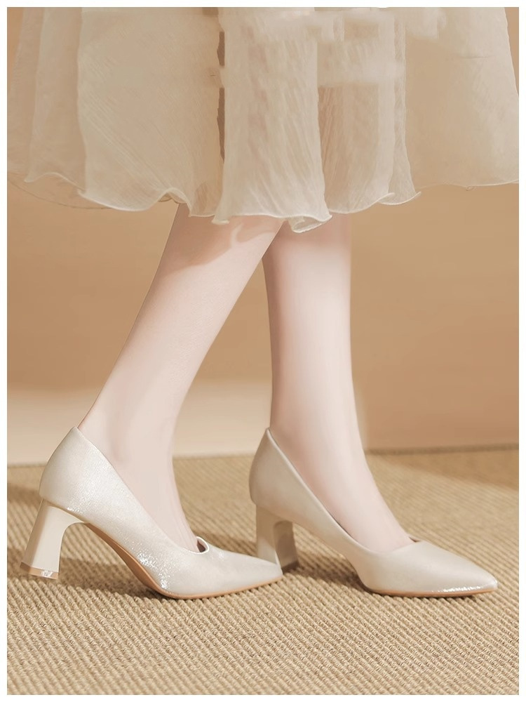 Zapatos de tacón alto franceses, zapatos de tacón grueso para mujeres, verano de 2026 nuevos puntales y superficiales, pedal sexy
