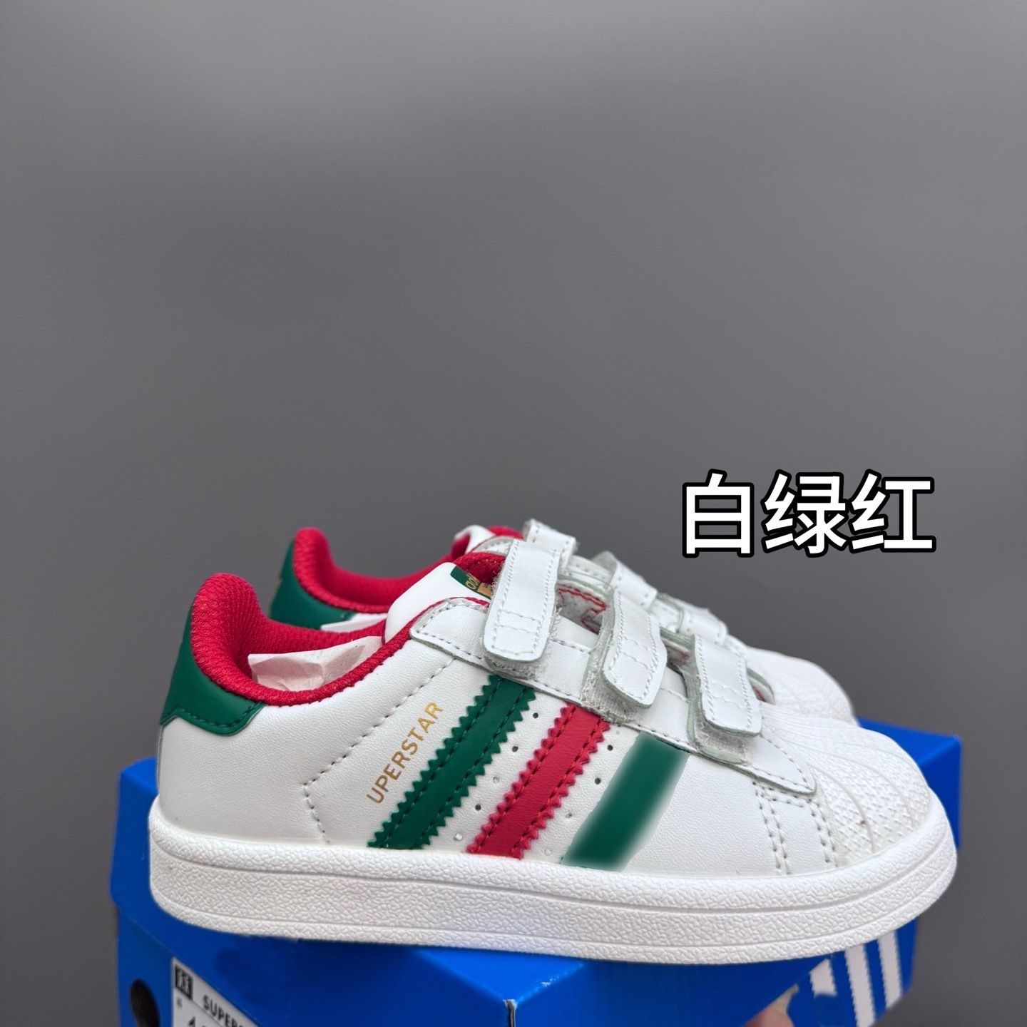 White green red / 24