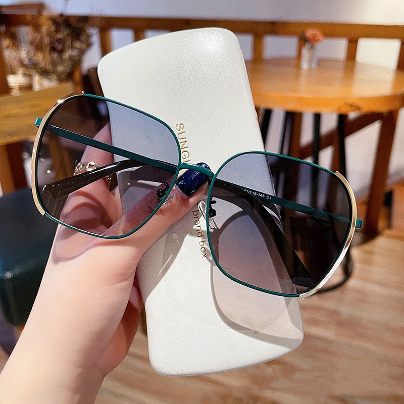 De gama alta retro verde gafas de sol polarizadas Internet celebridad moda Metal Gran marco gafas de sol de moda de los hombres y las mujeres de estilo coreano protección UV