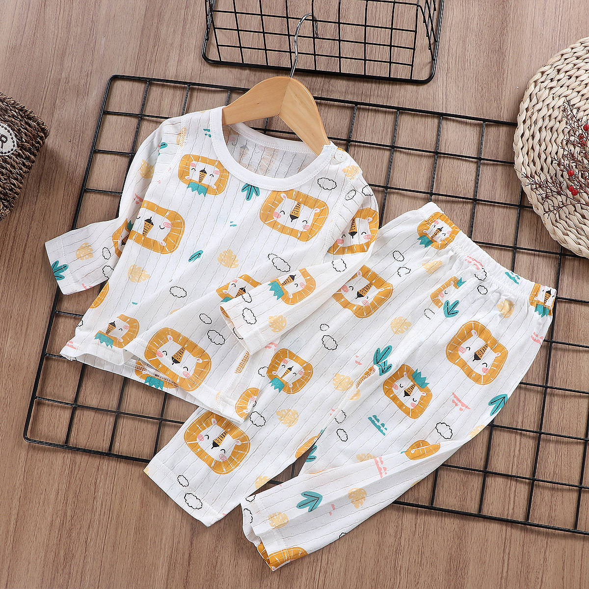 Ropa de hogar para niños ropa de hogar para bebés delgada sin hueso de algodón conjunto de pijamas al por mayor personalizado pro-piel manga corta