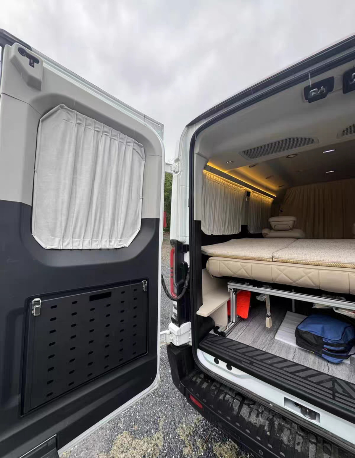 Dana V1 Dana M1 camping car front and rear partition curtains, suede air conditioning curtains, sun protection and heat insulation curtains