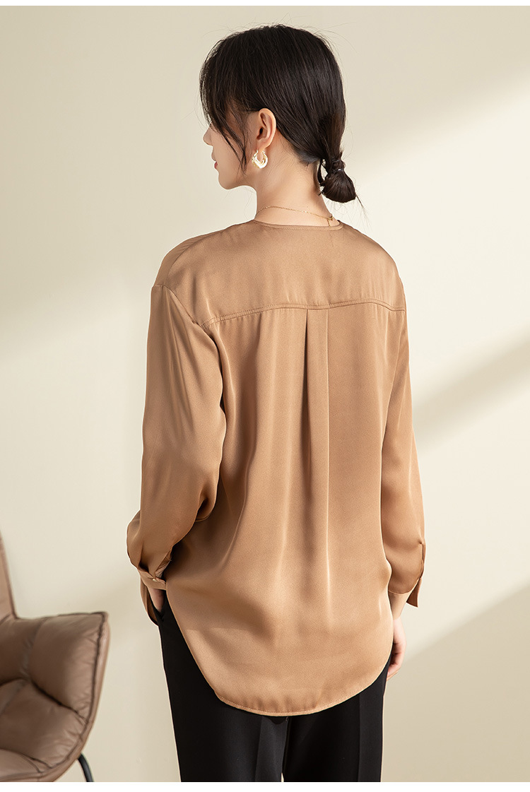 Áo sơ mi nữ dài tay cổ chữ V thiết kế trễ vai, xếp ly rộng rãi — Màu be chi tiết 7