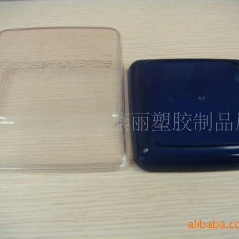 厂家供应ABS塑料透明盒有大小两尺寸硬胶盒硬胶透明盒装英文骰子