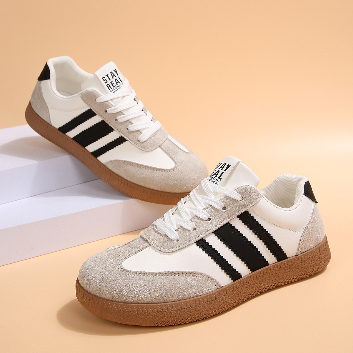 Zapatos de entrenamiento de base plana para mujeres 2025, primavera y otoño, zapatos de skate de comercio exterior de tamaño grande, zapatos casuales de moda, zapatos blancos para mujeres