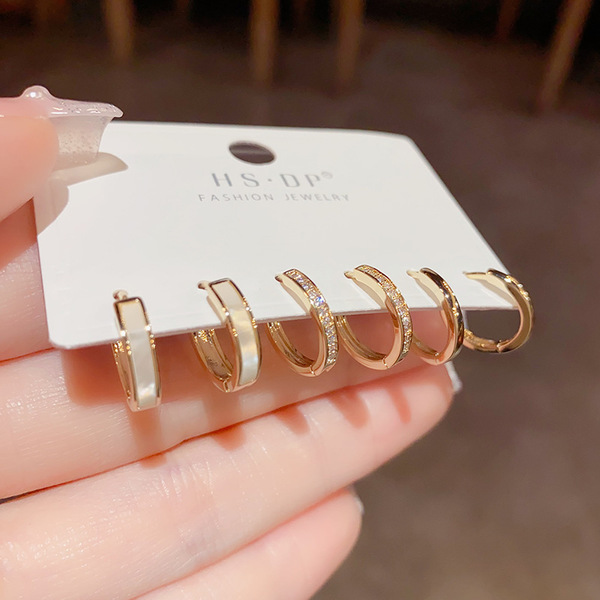 Cute small design fashionable earrings with zircon