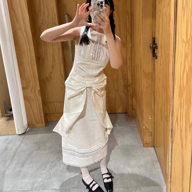 [Ready Stock] Yu Shuxin's Same Style Lace Sweet Oversized Stereo Bow Vest Dress 25237