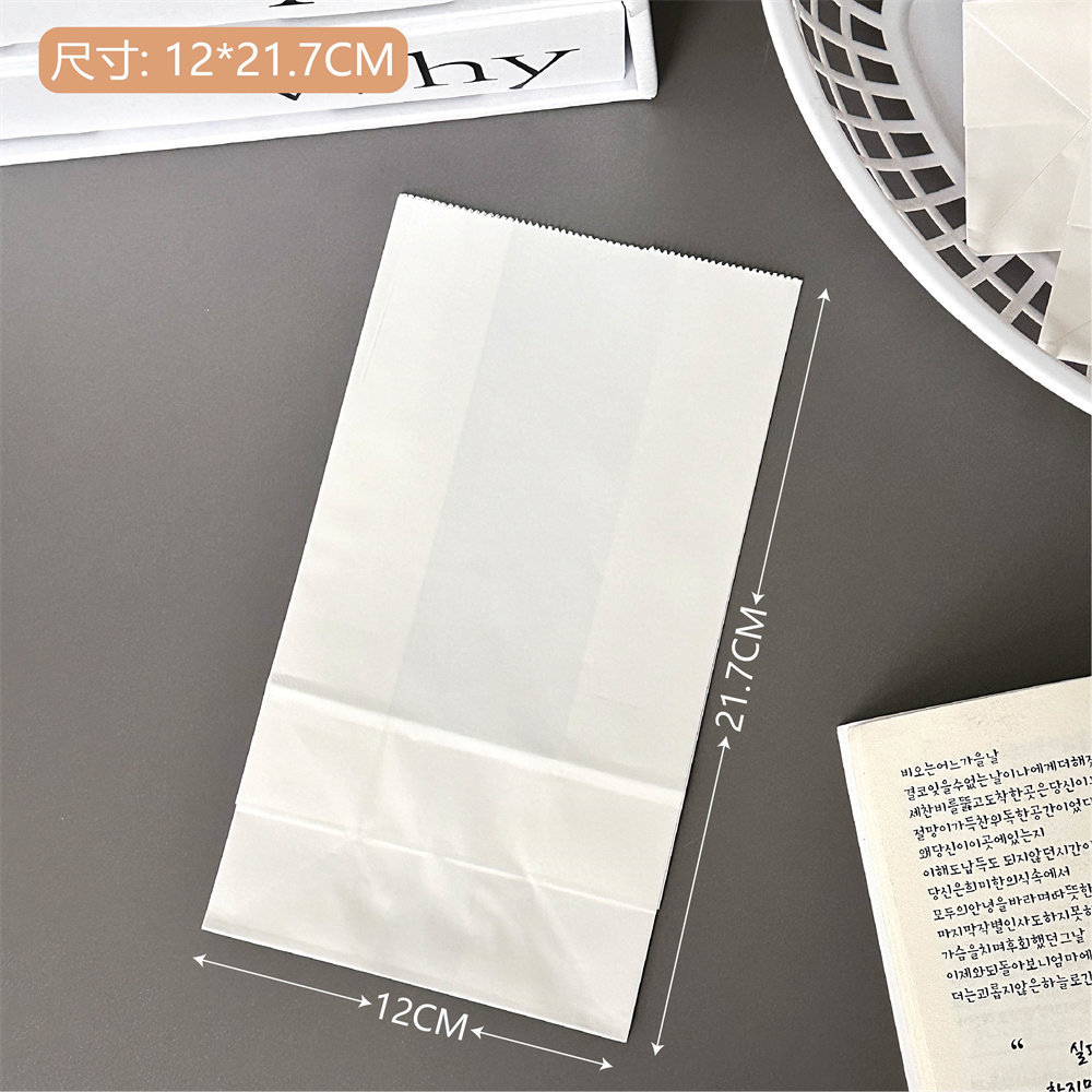 Nueva bolsa de papel Kraft blanca de alta apariencia ins estilo embalaje de la tarjeta bolsa de regalo cubierta de la tarjeta de embalaje bolsa decorativa al por mayor