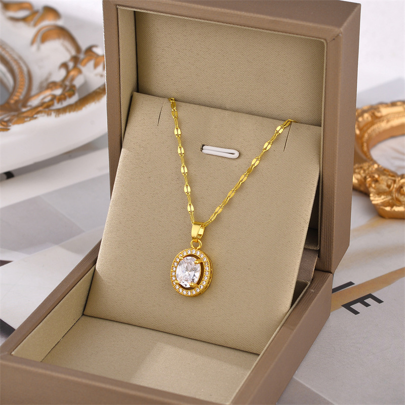 Collar de acero de titanio para mujeres simple y versátil estilo ligero de lujo nicho diseño de alta calidad no decoloración joyería de cadena de clavícula al por mayor