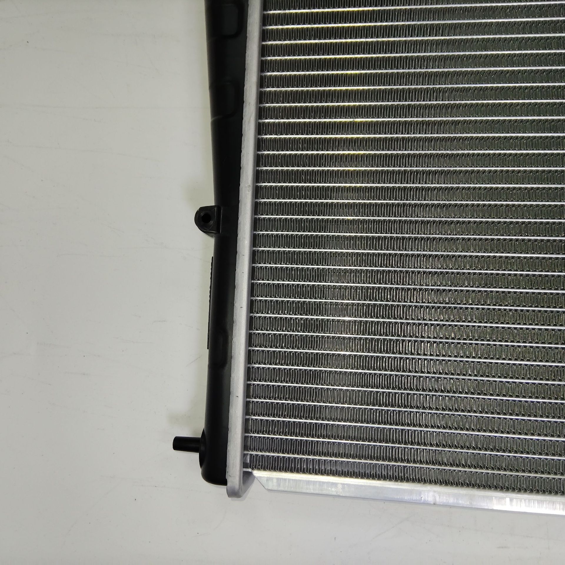 Suitable for 2001-2013 Nissan D22 Pickup 2.4L Radiator Water Tank Model 21410-3S110