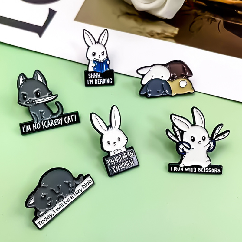 Broche de dibujos animados transfronterizos joyería ins accesorios de ropa alfileres de aleación animal lindo metal todo fósforo insignia decorativa