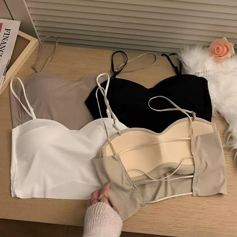 Тонкий ледяной шелк маленький подтяжка с нагрудным ковриком Летом сексуальная горячая девушка носит белый топ с открытой спиной