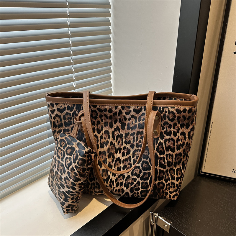 Bolso con estampado de leopardo para mujer de gran capacidad 2024 nuevo otoño e invierno bolso de compras casual de un solo hombro bolso de viaje de trabajo de moda