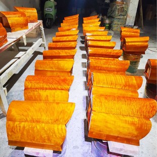 Lift the Coffin to Make a Fortune, Golden Nanmu Urn Manufacturer, Solid Wood Men's and Women's Coffin Wholesale, Small Coffin Customization