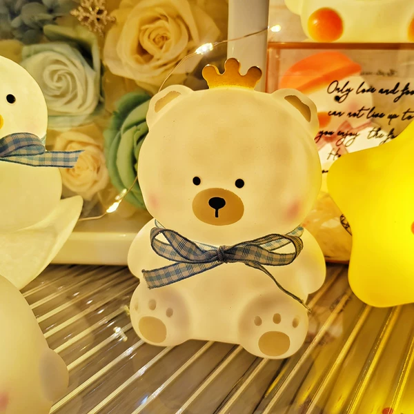 Nini Bear/White/Blue Ribbon