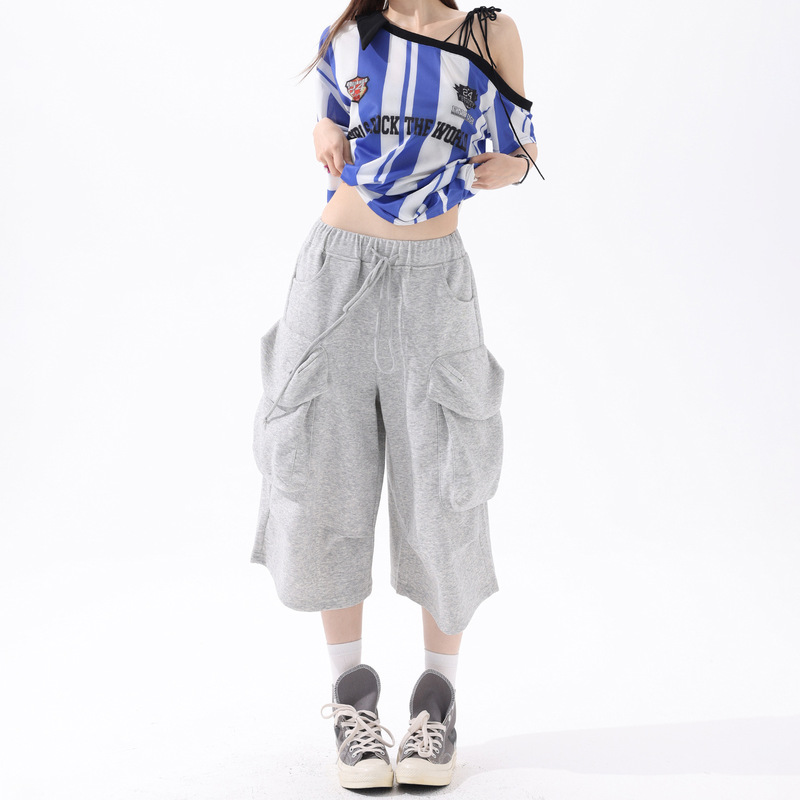 Workwear-Style Pocket Sports Casual Shorts for Women, Summer 2026, Thin and Versatile, Loose-Fitting Five-Point Pants, Hong Kong Style Wide-Leg Sweatpants Workwear-Style Pocket Sports Casual Shorts for Women, Summer 2026, Thin and Versatile, Loose-Fitting Five-Point Pants, Hong Kong Style Wide-Leg Sweatpants