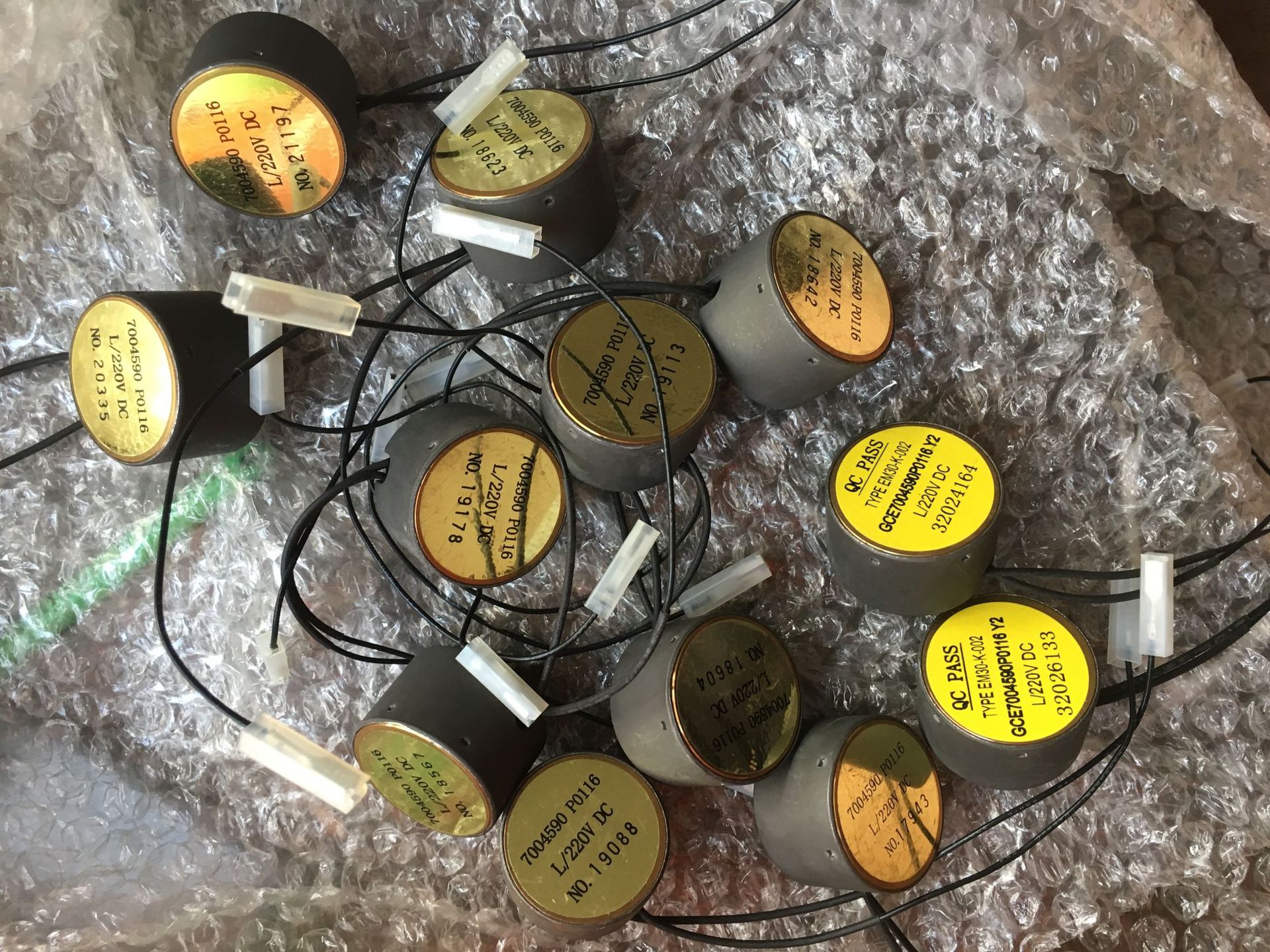 EM40-K-001合闸线圈Y3 DC110V GCE7004590P0105 VD4分闸线圈Y3